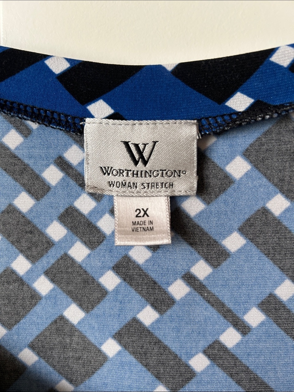 Worthington Blue Geometric Scoop Neck Top 2X - Picture 3 of 7